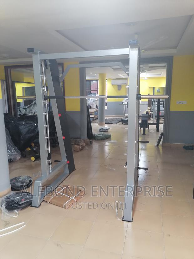 Durable Commercial Smith Machine · Photo 3