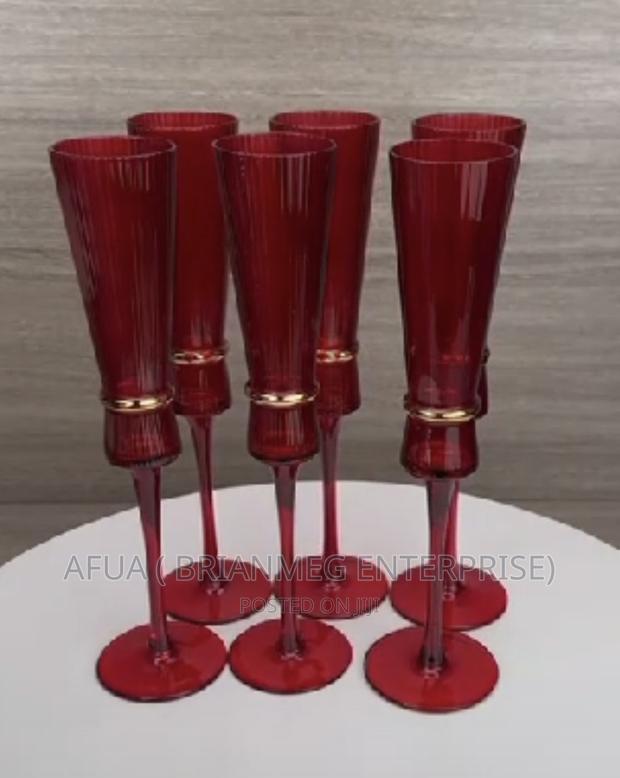 Executive Luxury Champagne Flutes · Photo 3