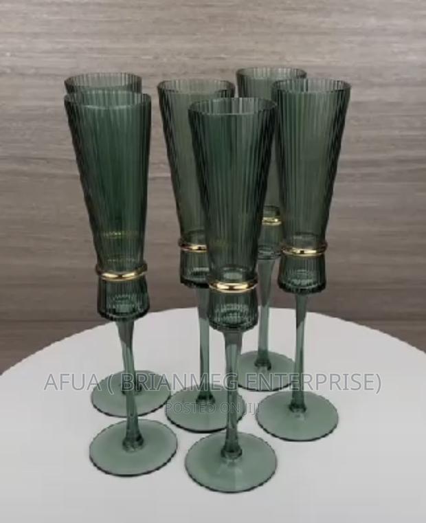 Executive Luxury Champagne Flutes · Photo 2