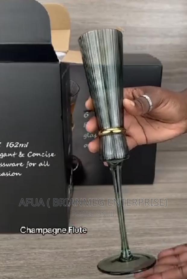Executive Luxury Champagne Flutes · Photo 5