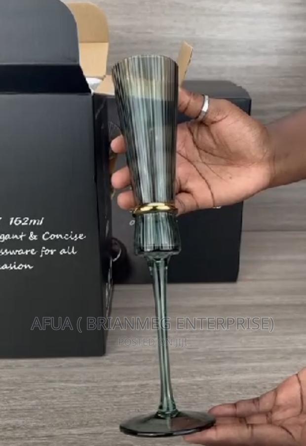 Executive Luxury Champagne Flutes · Photo 6
