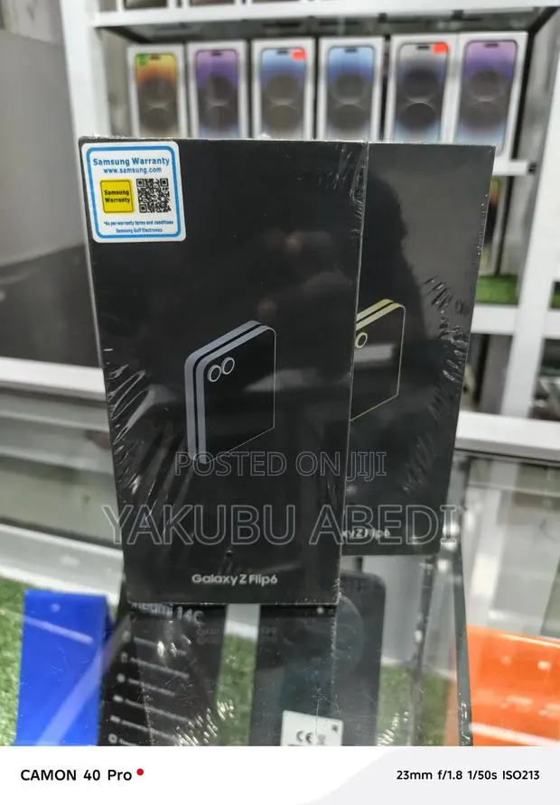New Samsung Galaxy Z Flip6 256 GB Rose Gold · Photo 1