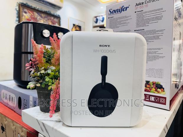 Black Headset WH-1000XM5 Sony · Photo 1