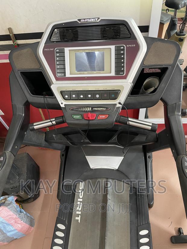 Spirit 7600 Industrial Treadmill · Photo 3