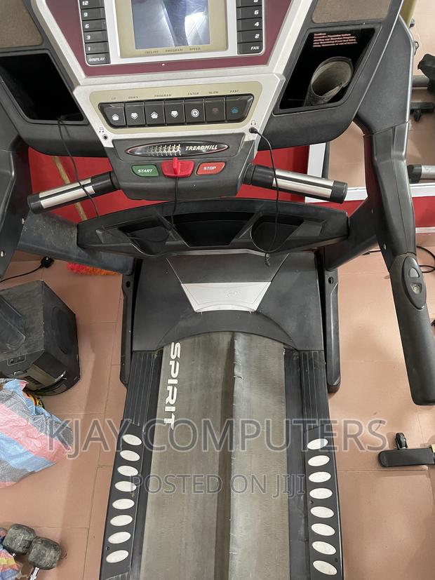 Spirit 7600 Industrial Treadmill · Photo 2