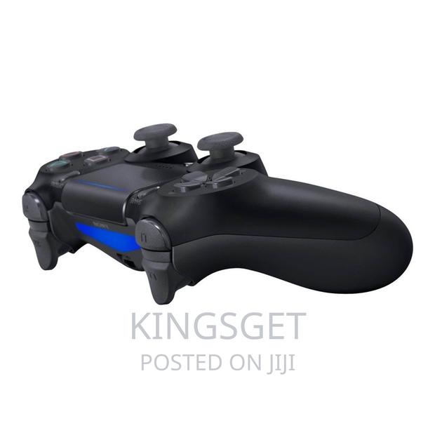 Playstation PS4 Controller · Photo 2