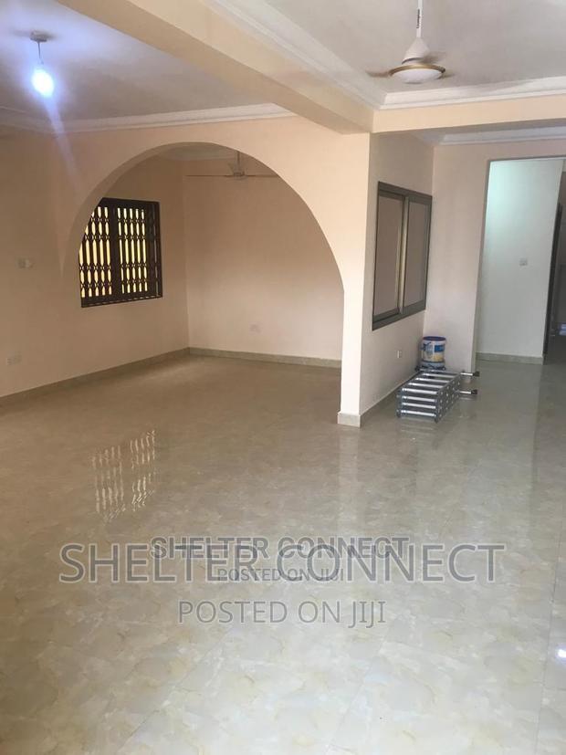 3bdrm Duplex in Abokobi for sale · Photo 2