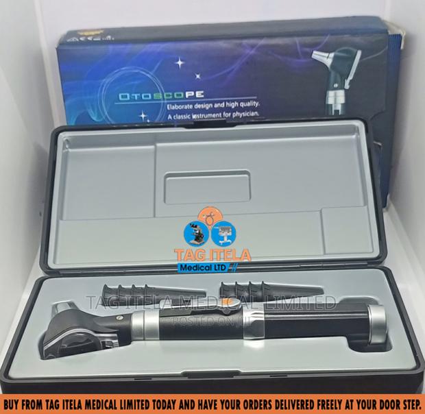 Otoscope (Plastic) · Photo 1