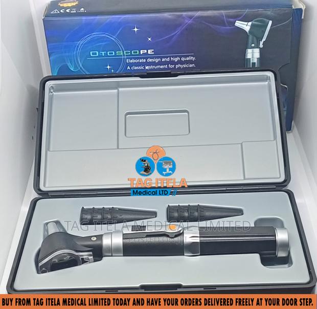 Otoscope (Plastic) · Photo 2
