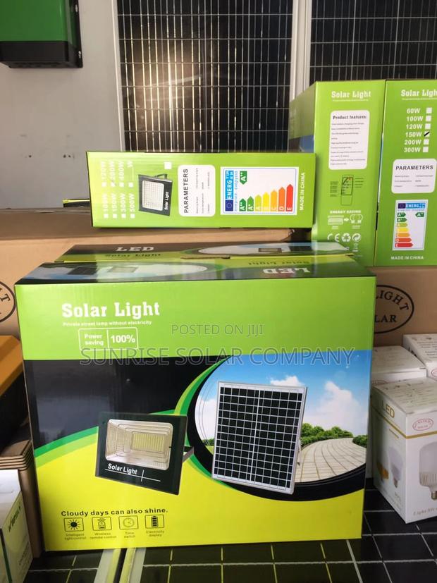 Solar Flood Light (100w) · Photo 3