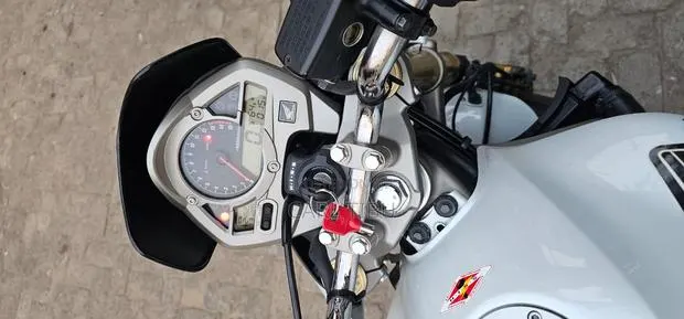 Honda Hornet 2014 White · Photo 1