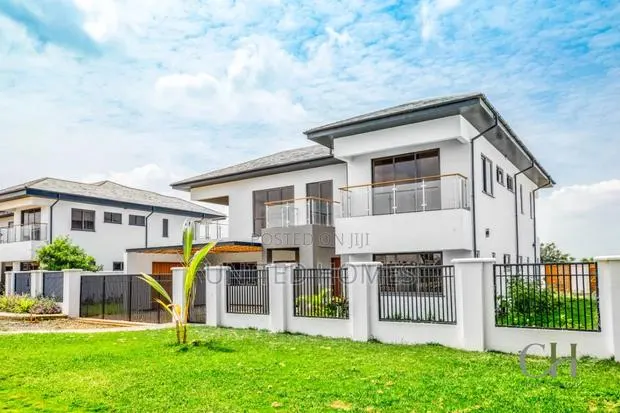 5bdrm House in Spintex for Sale · Photo 1