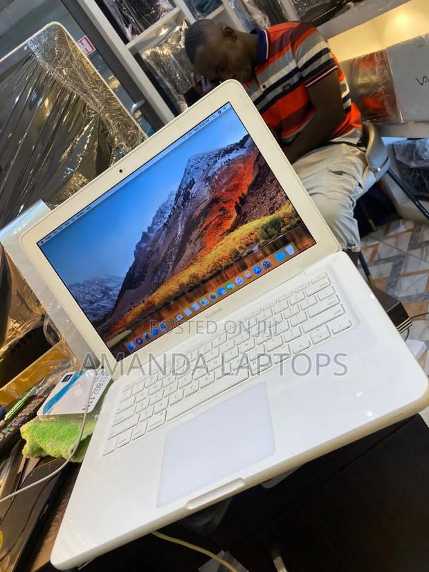New Laptop Apple MacBook 2010 6GB Intel Core 2 Quad HDD+SSD 320GB · Photo 6