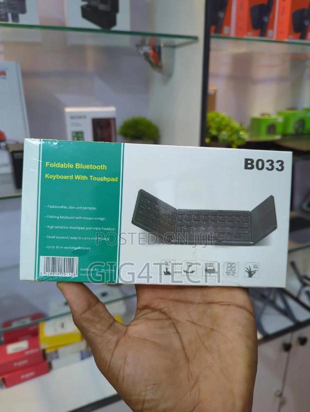 B033 Foldable Bluetooth Keyboard With Touchpad · Photo 1