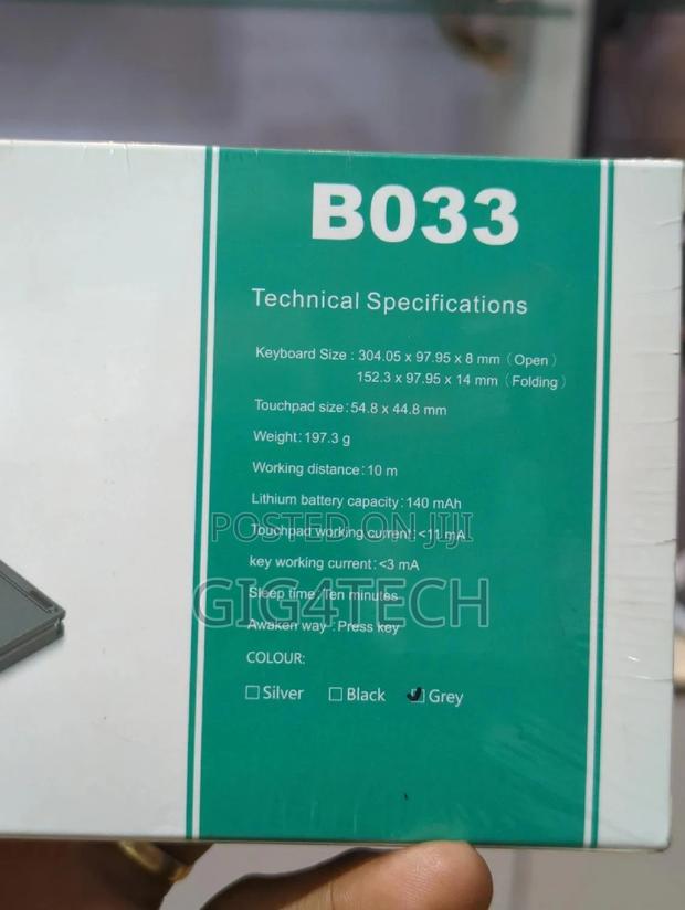 B033 Foldable Bluetooth Keyboard With Touchpad · Photo 3