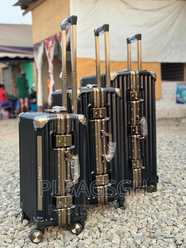 Zipless Trolling Traveling Luxurious Luggage at Plbagsgh · Photo 3