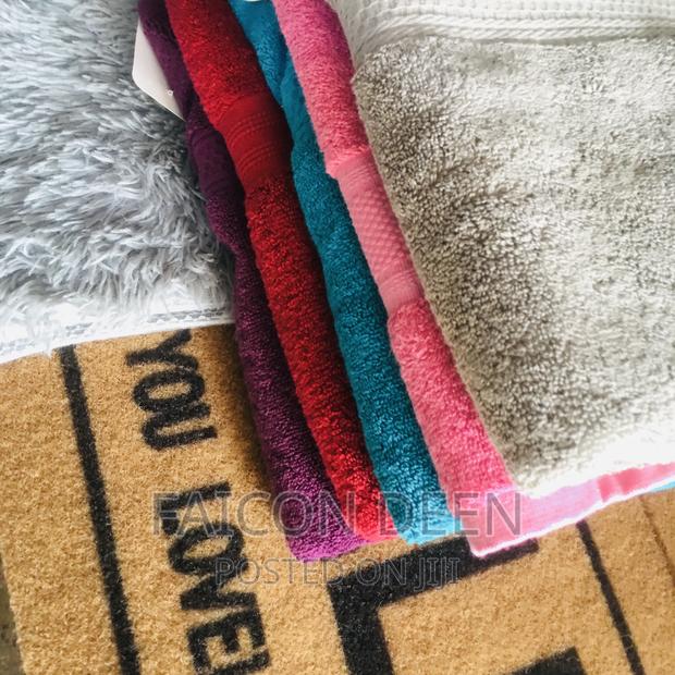 Superior Quality Cotton Large Towels · Photo 1