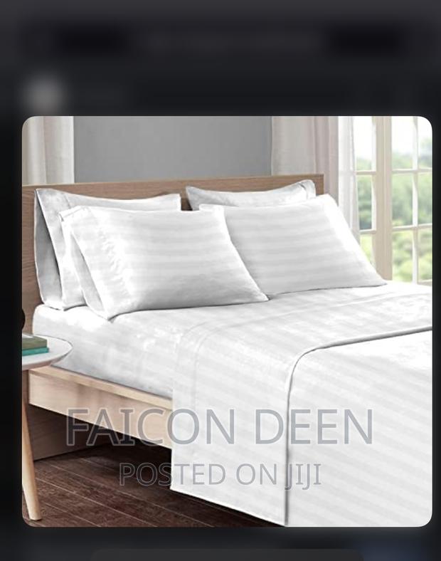 Exquisite Cotton Stripped Hotel Bedsheets With Pillow Cases · Photo 1