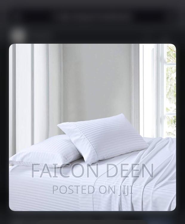 Superb Highest Quality Stripped Bedsheet With Pillow Cases · Photo 1