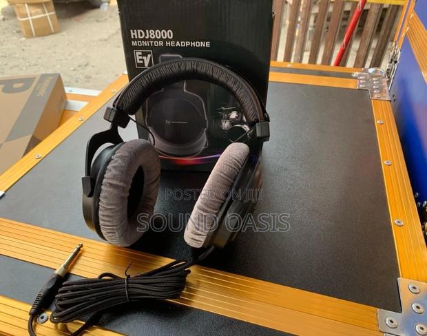 Electro-voice (Ev) Hdj8000 Studio Monitoring Headphones · Photo 2