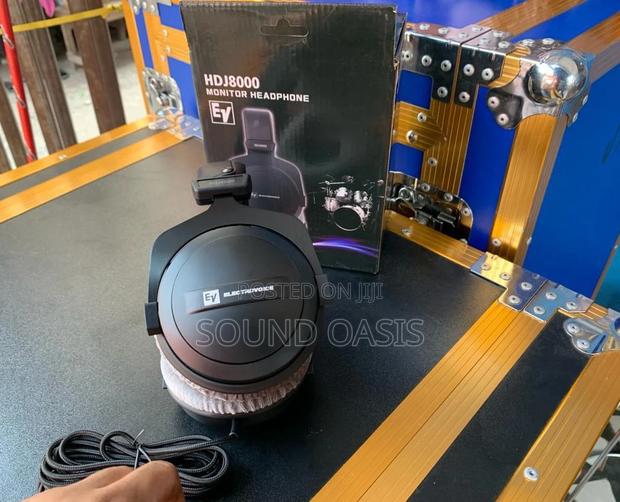 Electro-voice (Ev) Hdj8000 Studio Monitoring Headphones · Photo 3