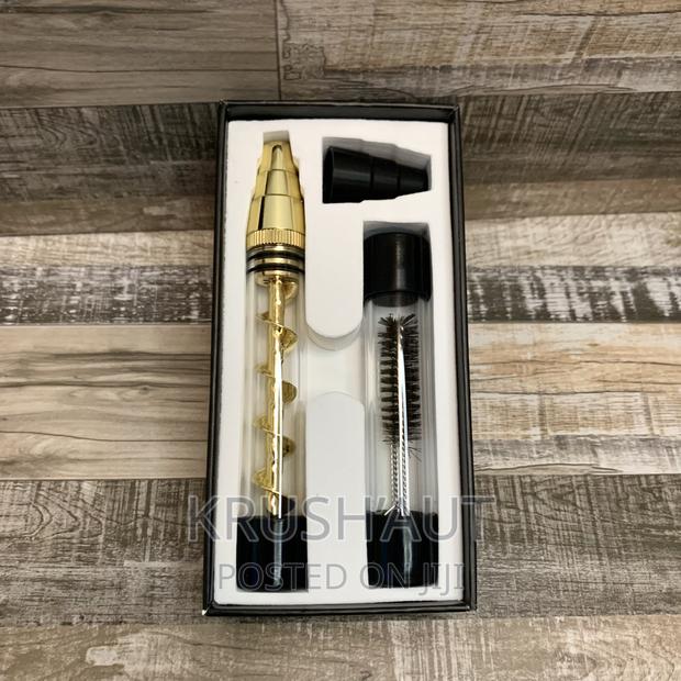 Twist Glass Pipe With Cleaning Kit · Photo 2