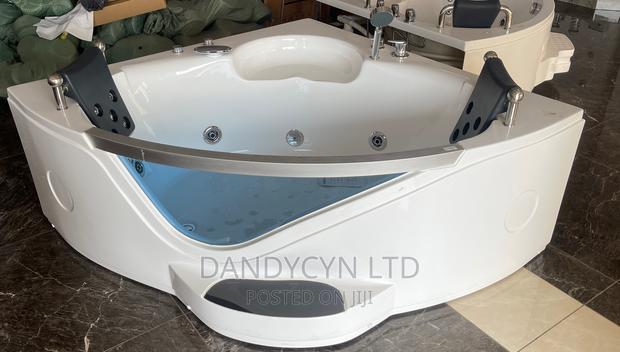 Jacuzzi 8928 · Photo 1