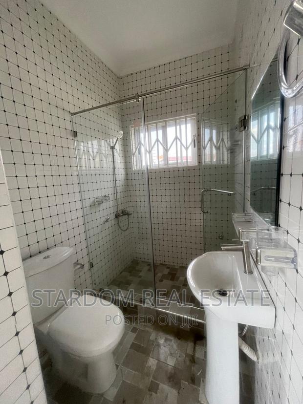 3bdrm Duplex in Spintex for rent · Photo 3