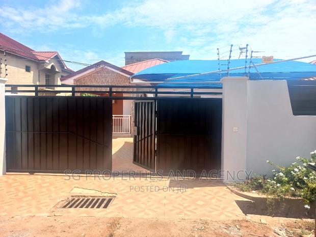 3bdrm House in Coastal, Spintex for rent · Photo 2