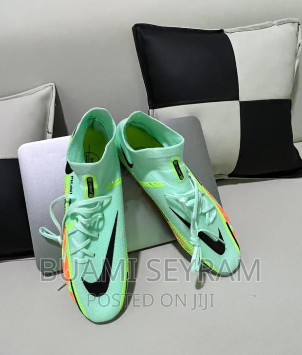 Football Boots · Photo 1