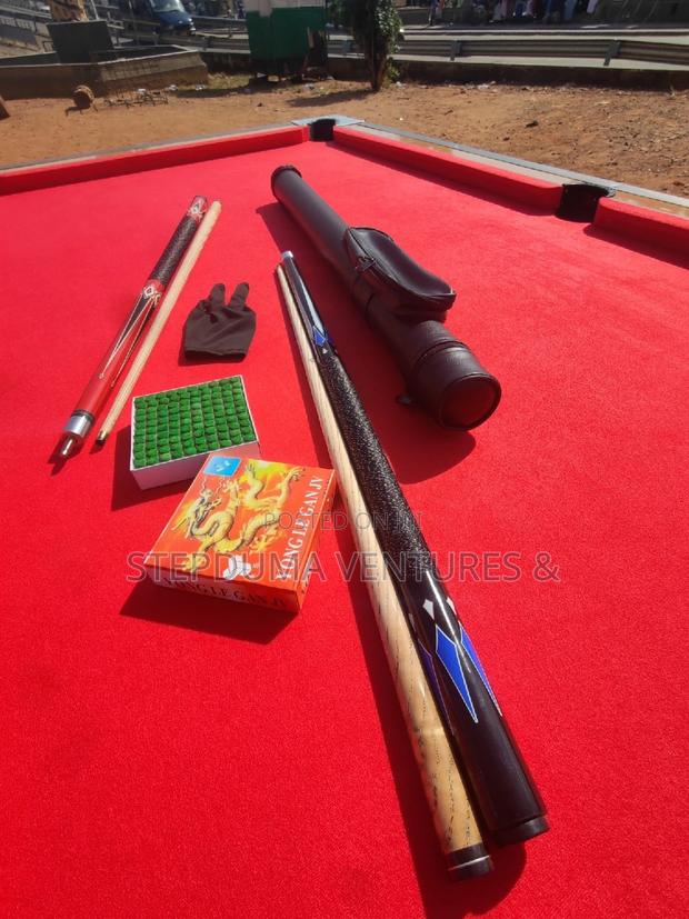 Snooker Stick With It's Bag and Glove · Photo 2
