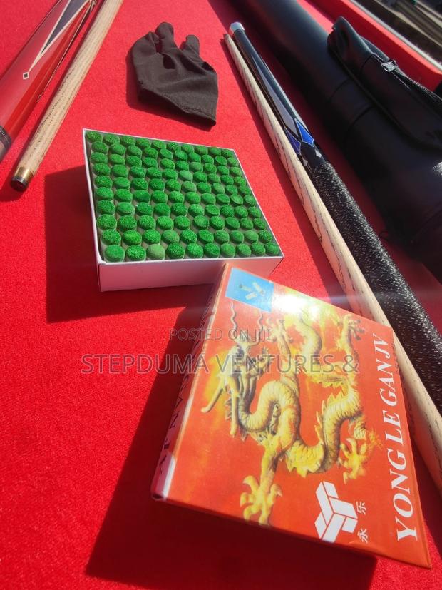 Adjustable Snooker Sticks, It's Bag and Glove · Photo 3