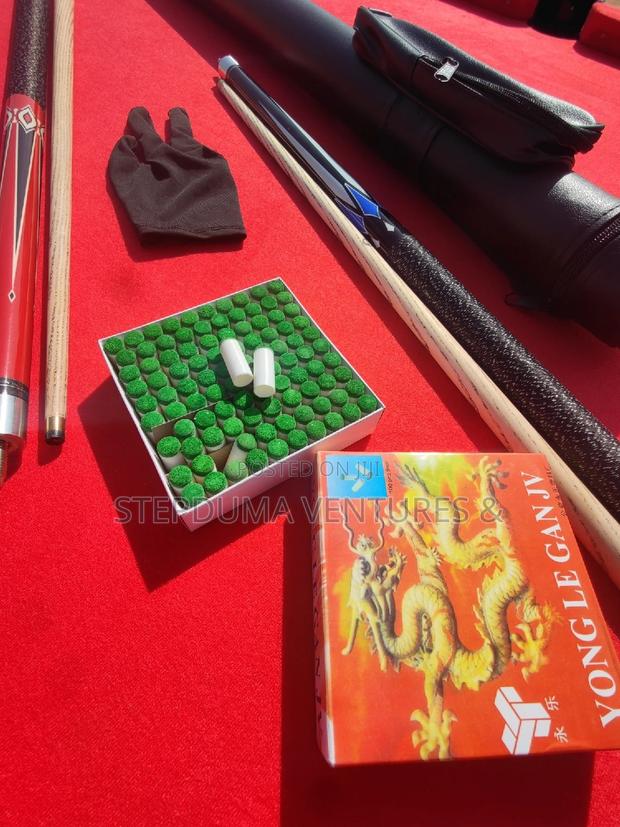 Adjustable Snooker Sticks, It's Bag and Glove · Photo 4