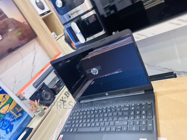 New Laptop HP 15 4GB Intel Core I3 HDD 1T · Photo 1