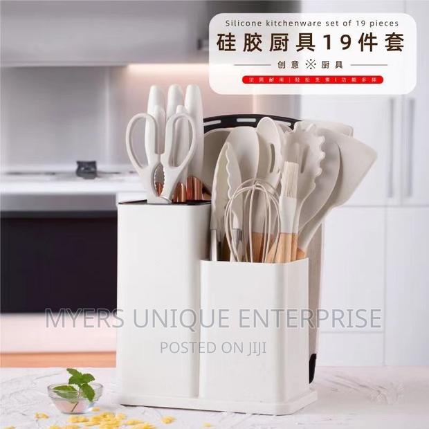 19 Piece Silicon Ladle Set · Photo 1