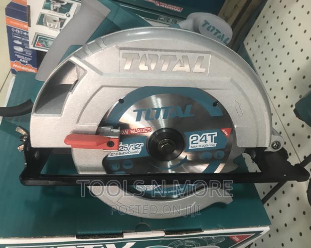 TOTAL Circular Saw 1600W · Photo 2