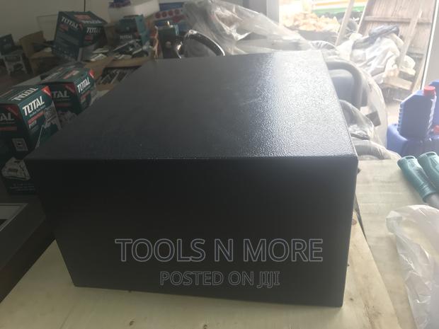Total Electronic Safe · Photo 3