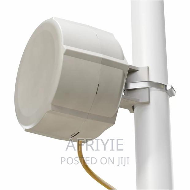 Mikrotik SXT LTE6 Kit · Photo 2