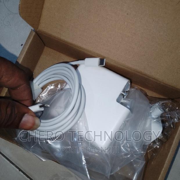 Apple Type C Adapter 87W,96W,61W · Photo 1