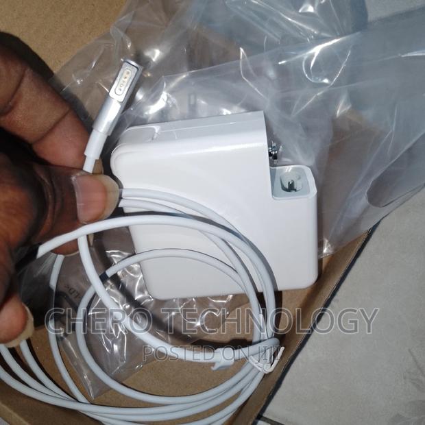 Macbook Safe 1 Adapter · Photo 1