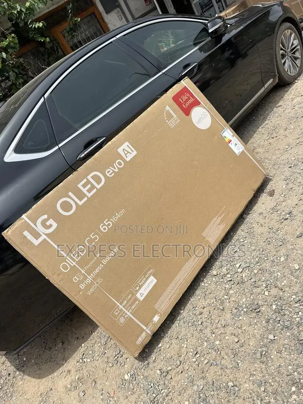 Lovely New Slim LG OLED CS 65 Inch Smart TV 2022 OLED65CS6LA · Photo 1