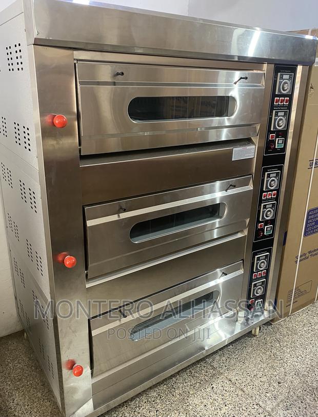 Gas Baking Oven · Photo 1
