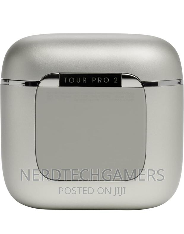 JBL Tour PRO 2 · Photo 3