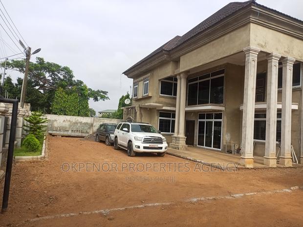 7bdrm House in Lashibi, Sakumono for sale · Photo 3
