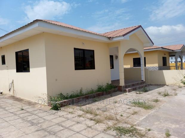 3bdrm House in Devtraco Estate, Tema Metropolitan for rent · Photo 2