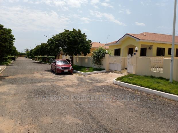 3bdrm House in Devtraco Estate, Tema Metropolitan for rent · Photo 4
