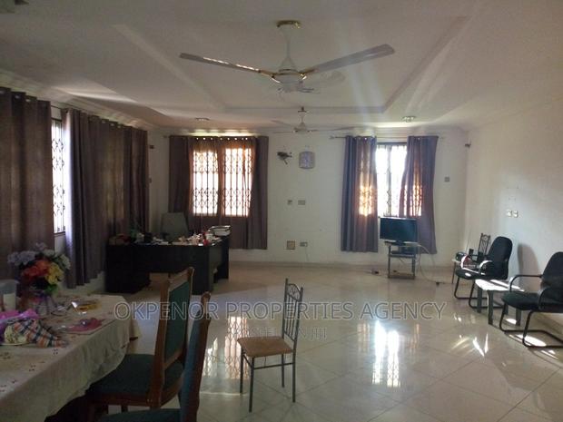 5bdrm House in Com25, Tema Metropolitan for rent · Photo 5