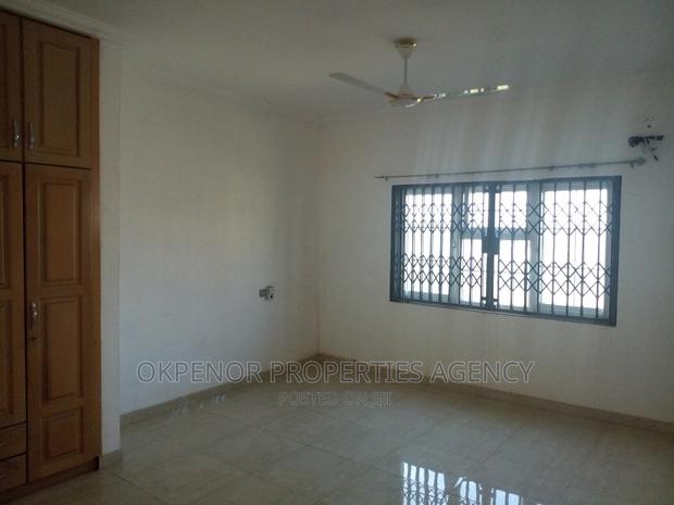5bdrm House in Com25, Tema Metropolitan for rent · Photo 8