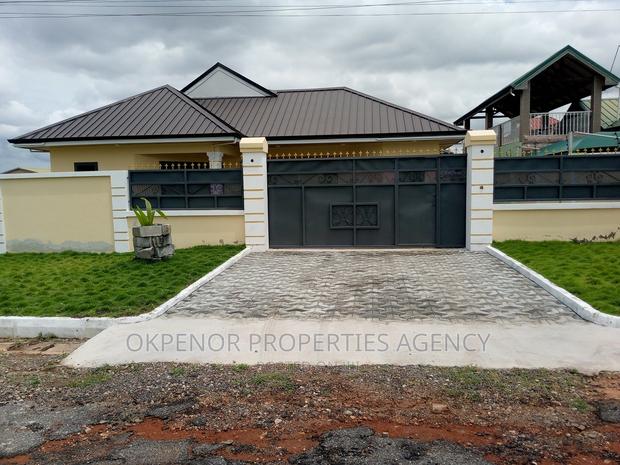 4bdrm House in Comm25, Tema Metropolitan for sale