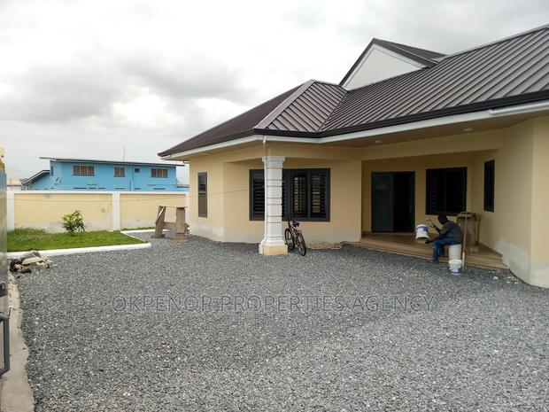 4bdrm House in Comm25, Tema Metropolitan for sale · Photo 3